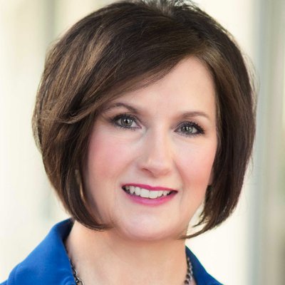 headshot Marci Powell